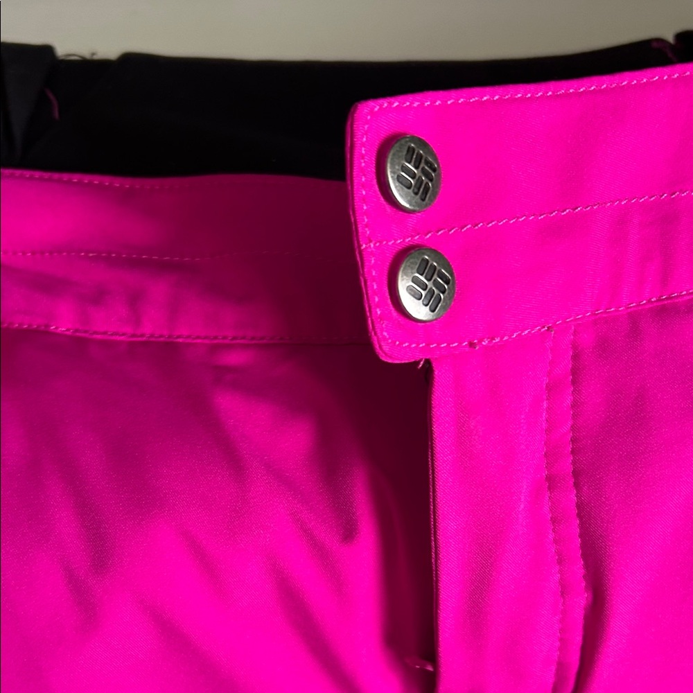 Columbia Bright Pink Ski + Snowboard Pants
Perfect to pair with jacket. Size L